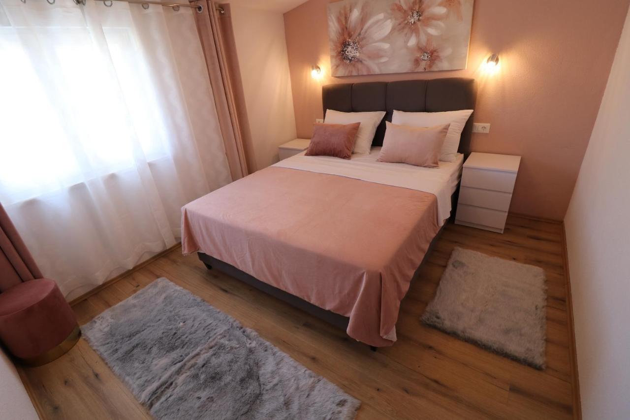 Apartmani Bilokapic Primošten Esterno foto