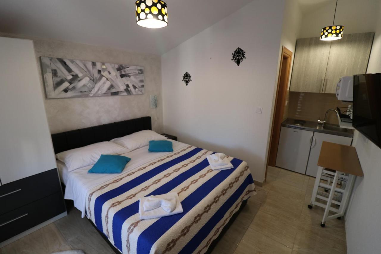 Apartmani Bilokapic Primošten Esterno foto