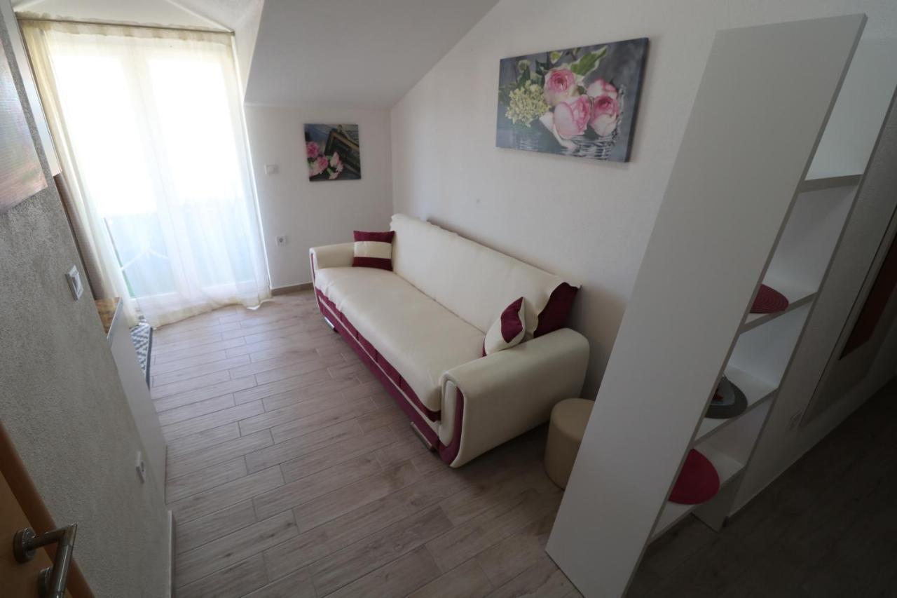 Apartmani Bilokapic Primošten Esterno foto