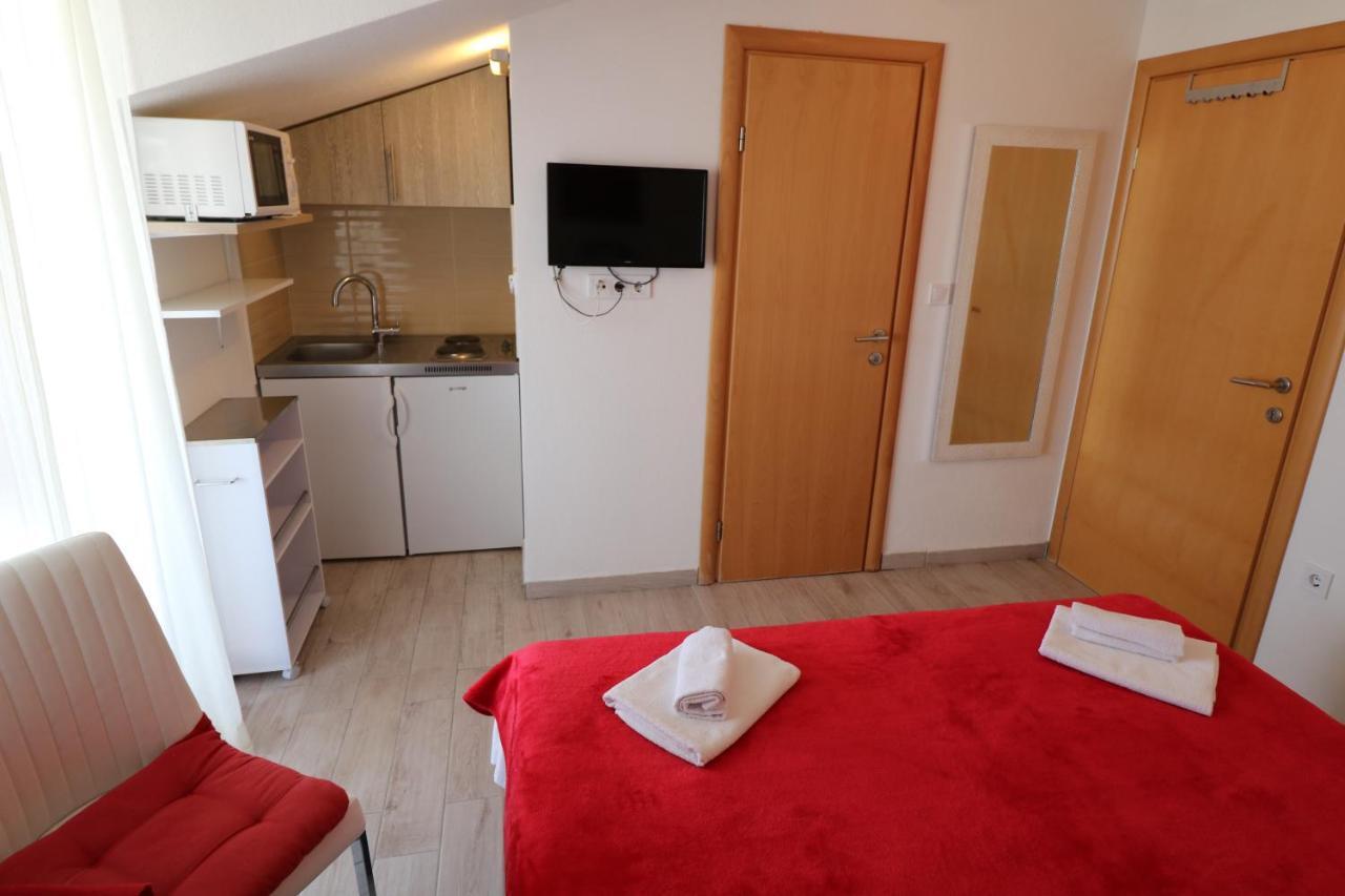 Apartmani Bilokapic Primošten Esterno foto